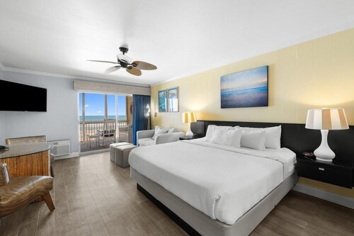 Coastal Getaway: Oceanfront Dune King Room