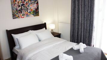 2 bedrooms, iron/ironing board, WiFi, bed sheets