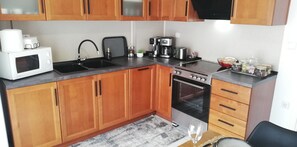 Kühlschrank, Herdplatte, Geschirrspüler