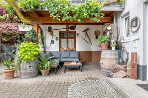 Property grounds - Room 'Gästezimmer' with Shared Terrace, Shared Garden and Wi-Fi (Ihringen)