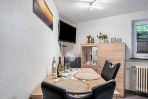 Dining - Room 'Gästezimmer' with Shared Terrace, Shared Garden and Wi-Fi (Ihringen)