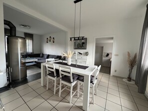 Dining - Holiday Home 'Almir' with Private Terrace, Private Garden and Wi-Fi (Haselünne)