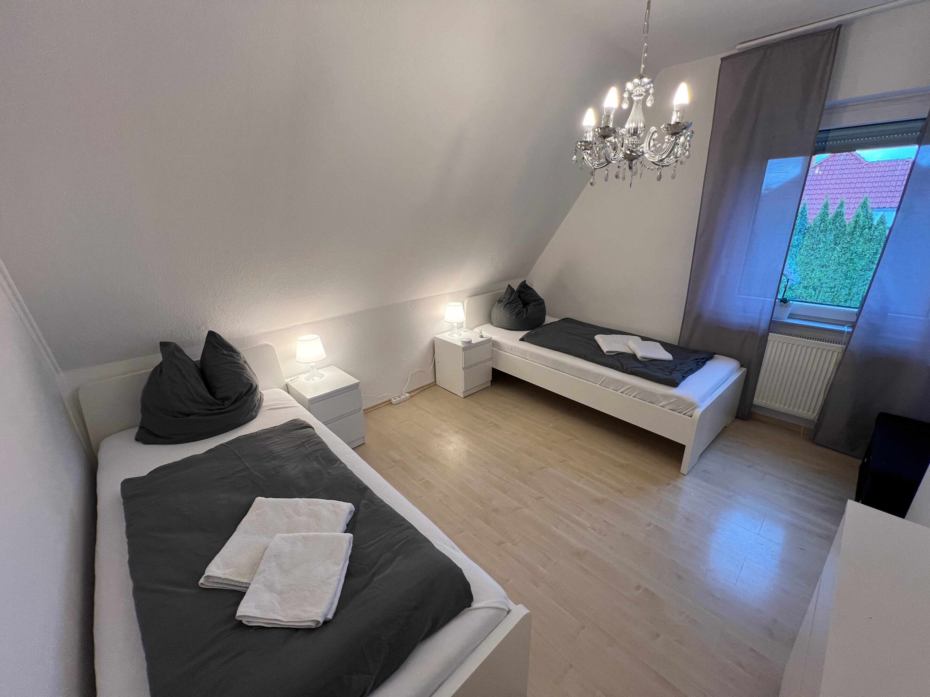 4 habitaciones, tabla de planchar con plancha y wifi gratis 