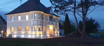 Holiday Apartment 'Romantika - Ground Floor' with Shared Garden and Wi-Fi