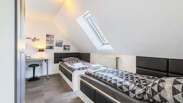 5 bedrooms, free WiFi, bed sheets