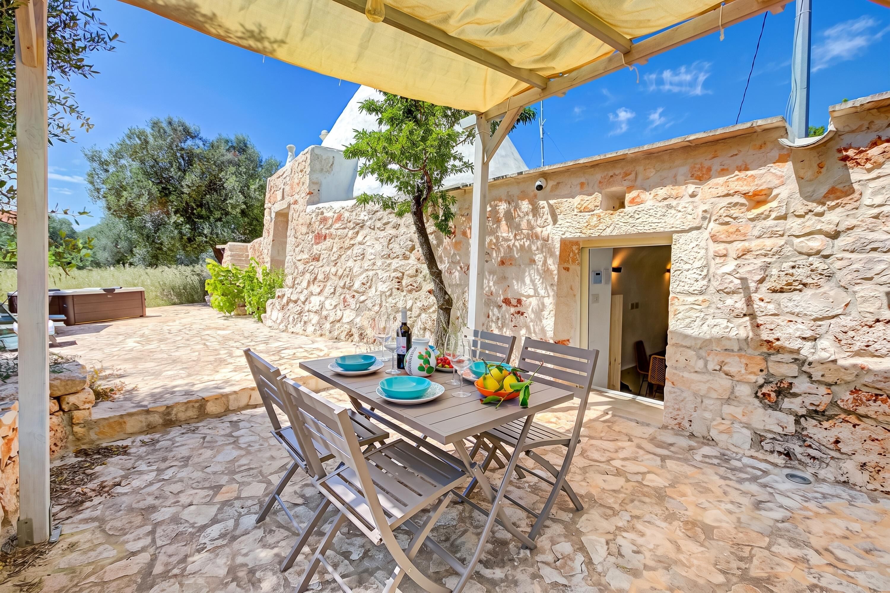 Family Villa, 1 Bedroom, Air conditioning, Mountainside (Dimora Tra Gli Ulivi With Private) | Outdoor dining