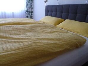 2 quartos, Wi-Fi de cortesia, roupa de cama