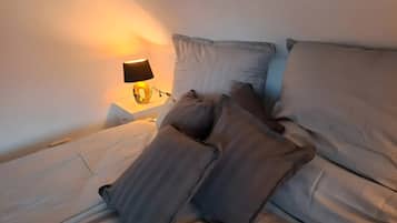 3 bedrooms, free WiFi, bed sheets