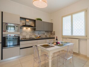 Fridge, microwave, oven, dishwasher