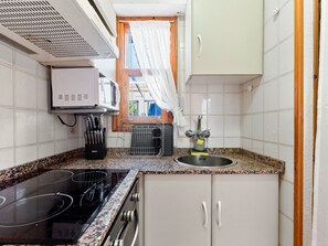 Private kitchen - Vacation home Huesca by Interhome (Santa Pola)