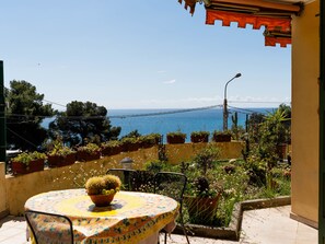 Outdoor dining - Casa di Roberto by Interhome (Bordighera)