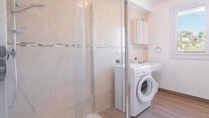 Unclassified image, 5 of 14, button - Apartment in Cannes with 1 bedrooms sleeps 4 (Cannes)