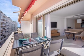 Outdoor dining - Apartment in Cannes with 2 bedrooms sleeps 4 (Cannes)