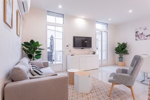 Living Room - Apartment in Cannes with 2 bedrooms sleeps 4 (Cannes)