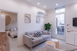 TV - Apartment in Cannes with 2 bedrooms sleeps 4 (Cannes)