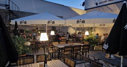 Ferienwohnung 'Deluxe' mit Balkon und Wi-Fi