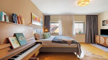 2 bedrooms, iron/ironing board, free WiFi, bed sheets