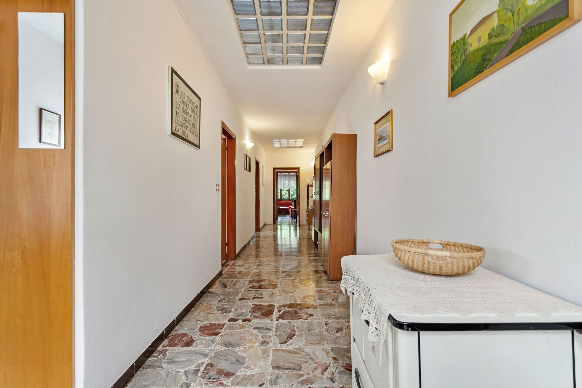 Room Detail