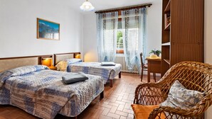 3 bedrooms, iron/ironing board, travel cot - Casa Ambrogio, 3Br with Parking By Halldis (Vignola)