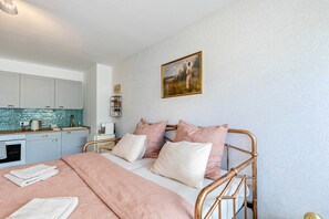 1 bedroom, iron/ironing board, free WiFi, bed sheets