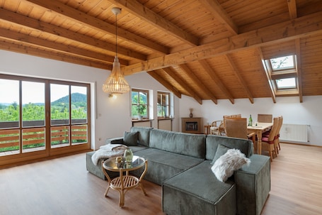 TV, fireplace. Apartment 'Idyll 1' with Mountain View, Balcony and Wi-Fi