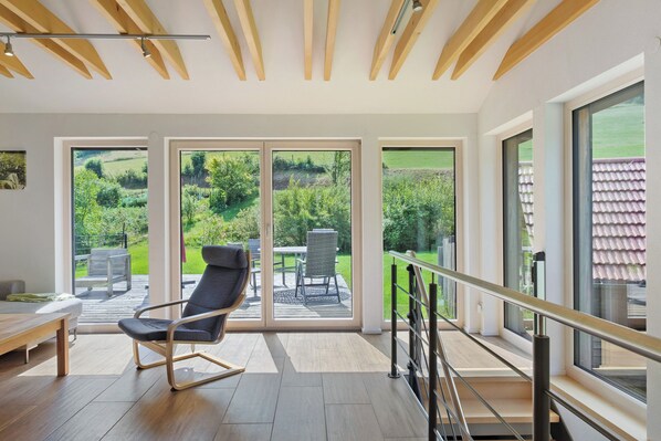 Interior - Holiday Home 'Steinenbachhäusle' with Mountain View, Shared Terrace and Wi-Fi (Gutach (Schwarzwaldbahn))