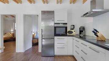 Fridge, microwave, oven, stovetop