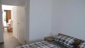 2 多间卧室、熨斗/熨衣板、免费 WiFi、床单