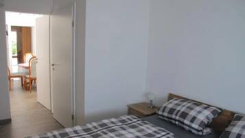 2 Schlafzimmer, Bügeleisen/Bügelbrett, kostenloses WLAN, Bettwäsche