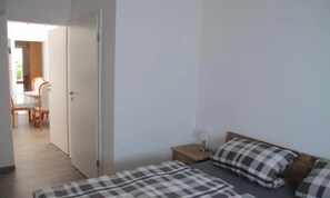 2 bedrooms, iron/ironing board, free WiFi, bed sheets