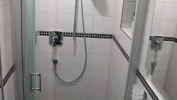 Doccia, asciugacapelli, asciugamani