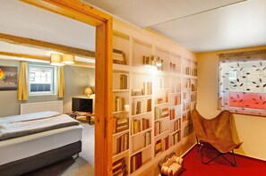 3 bedrooms, iron/ironing board, free WiFi, bed sheets - Apartment 'Art-' with Private Terrace and Wi-Fi (Beierstedt)