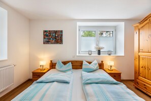 1 bedroom, free WiFi, bed sheets, wheelchair access - Apartment 'Thoma' with Private Terrace, Private Garden and Wi-Fi (Wutach)