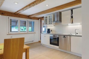 Kühlschrank, Ofen, Herdplatte, Geschirrspüler
