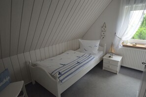 2 makuuhuonetta, silitysrauta/-lauta, ilmainen Wi-Fi