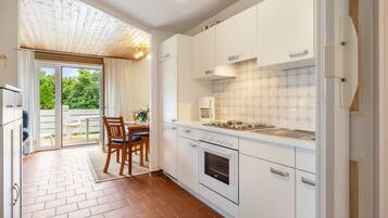 Kühlschrank, Ofen, Herdplatte, Geschirrspüler