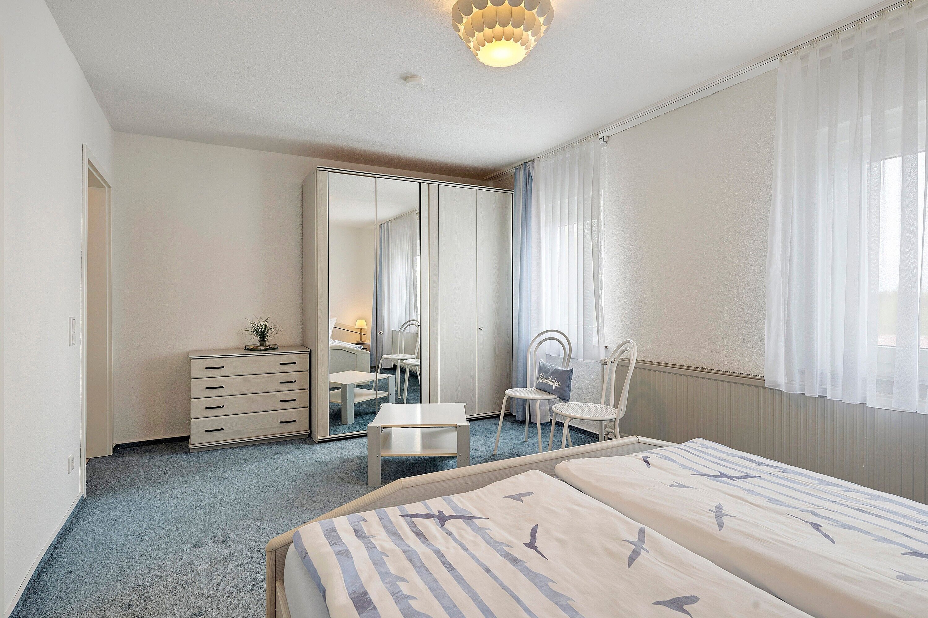 2 bedrooms, iron/ironing board, free WiFi