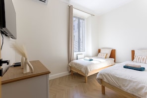 3 bedrooms, iron/ironing board, travel cot, free WiFi