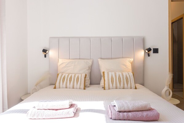 3 bedrooms, iron/ironing board, travel cot, free WiFi