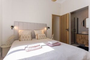 3 bedrooms, iron/ironing board, travel cot, free WiFi