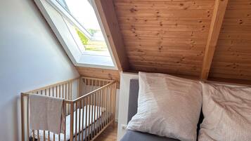 2 bedrooms, free WiFi, bed sheets, wheelchair access