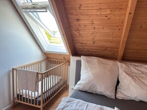 2 bedrooms, free WiFi, bed sheets, wheelchair access