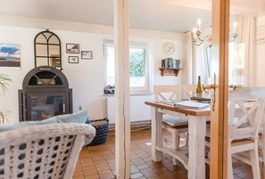 Dining - Holiday Home 'Am Meer' with Sea View, Private Terrace and Wi-Fi (Langballig)