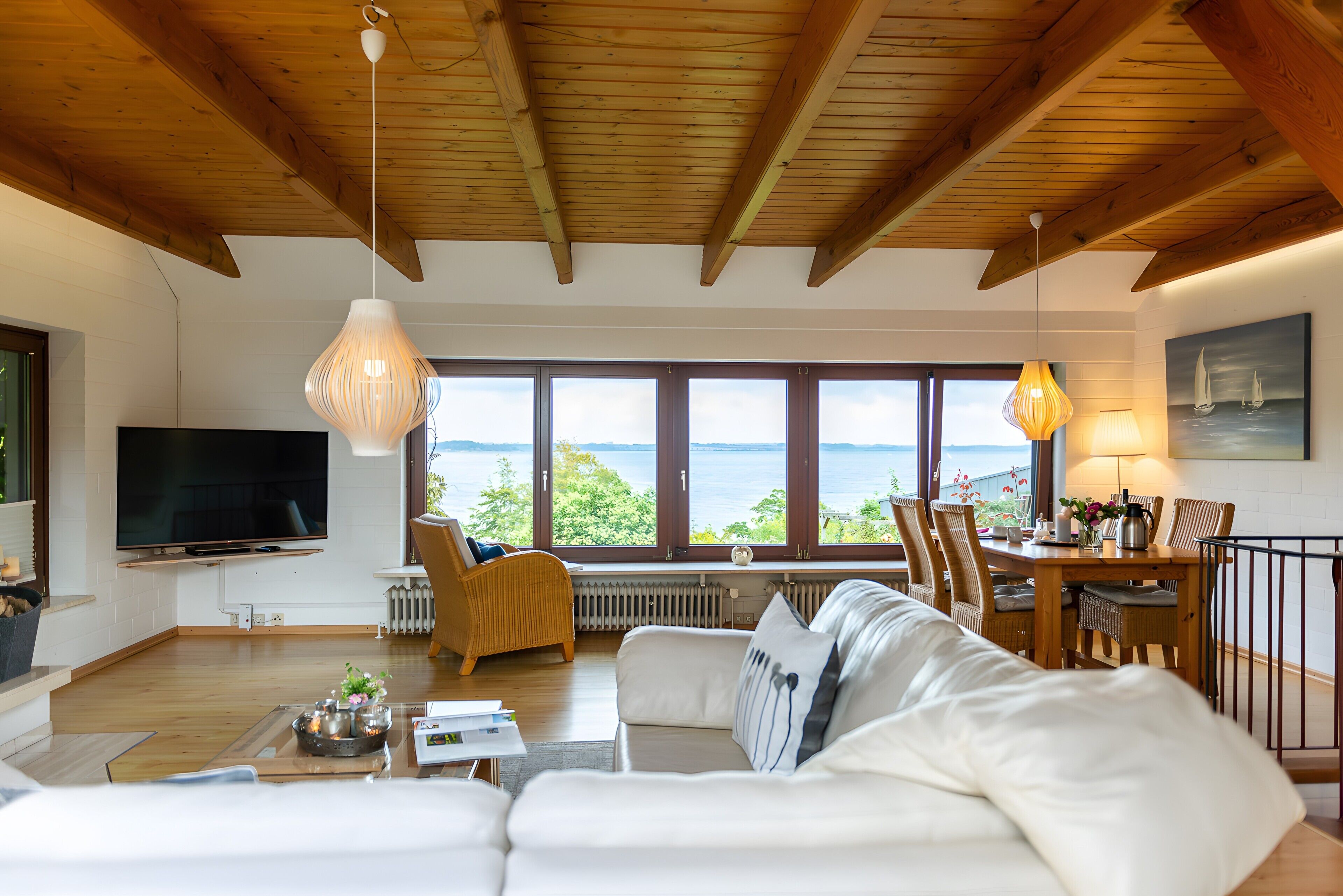 Fernseher, Kamin, DVD-Player, Tischtennisplatte