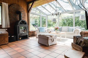 TV, fireplace, DVD player, table tennis