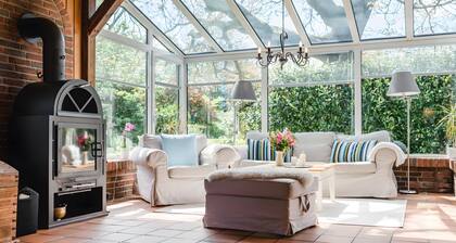 Ferienhaus 'Hanghaus Am Meer' mit Meerblick, privater Terrasse und Wi-Fi