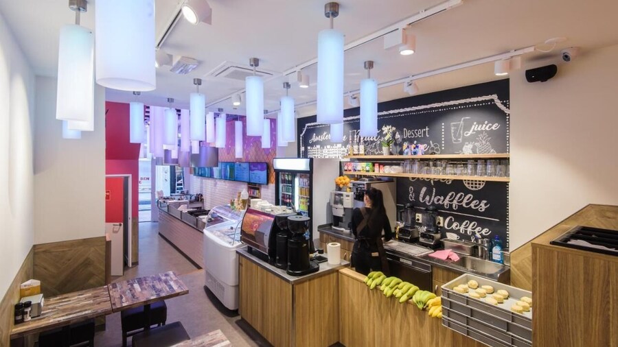 Hostel Warmoes Amsterdam