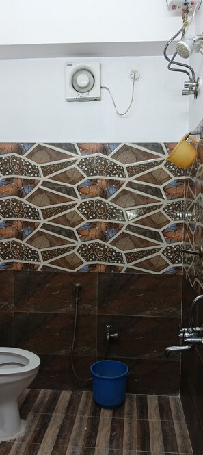 Family Quadruple Room | Bathroom | Shower, free toiletries, towels, soap - Sacred Stay (Guwahati)