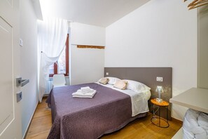 2 bedrooms, iron/ironing board - GuestHost - Spoleto Bright and Modern Apartment (Spoleto)
