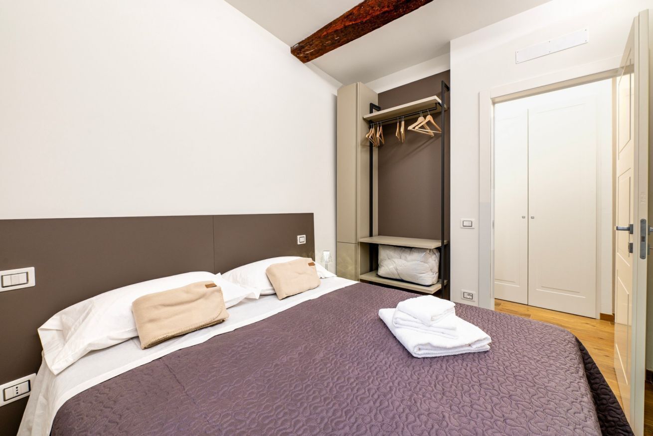 2 Schlafzimmer, Bügeleisen/Bügelbrett